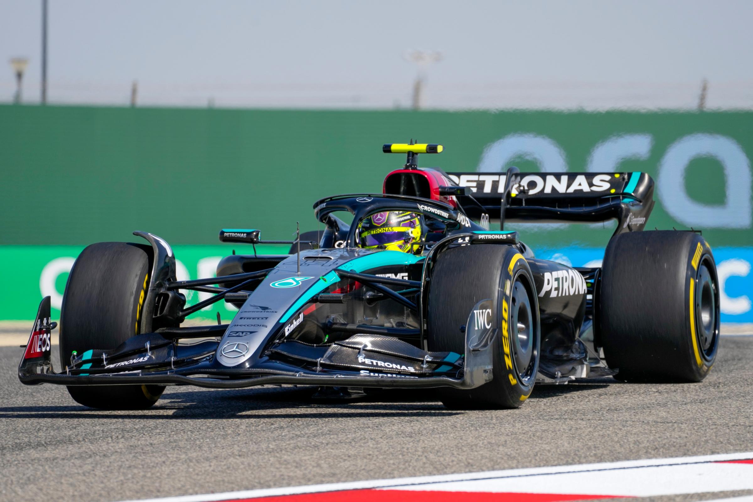 Second morning of F1 testing in Bahrain cut short due to loose drain cover