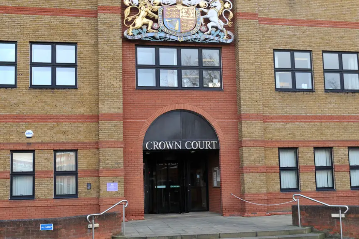 Met officer accused of rape claims 'tracking apps were a joint decision’