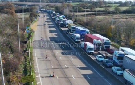 Police close Herts M25 in both directions - recap