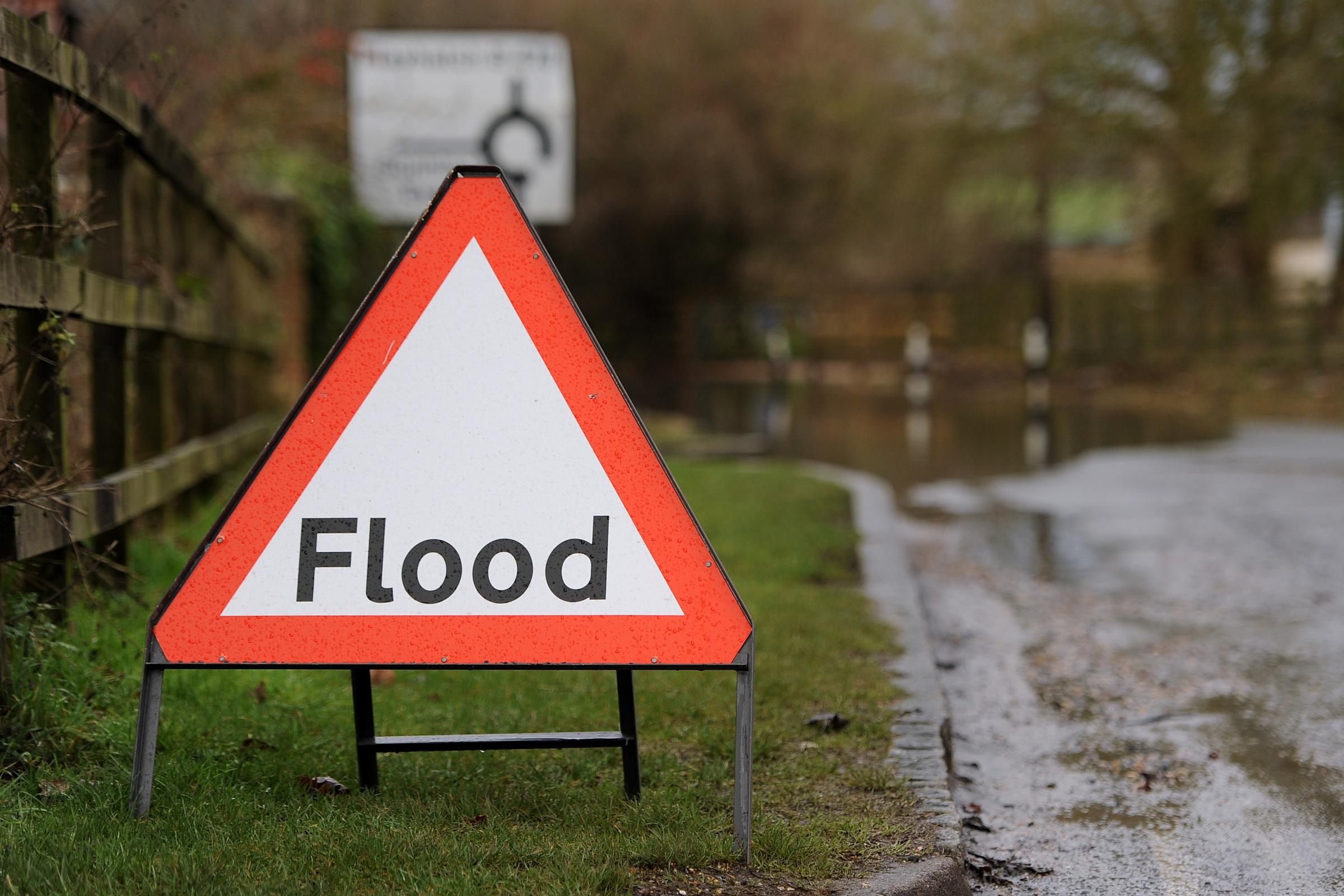 Flooding closes A41 stretches by Bushey and Hemel Hempstead